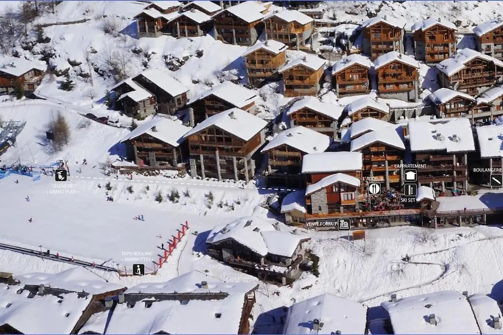 Chalet Meleze Skis Aux Pieds Alpes, Sainte-Foy Station 1550